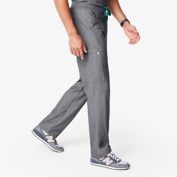 Figs Axim Cargo Scrub Pants Grey Graphite - Picture 3 of 11